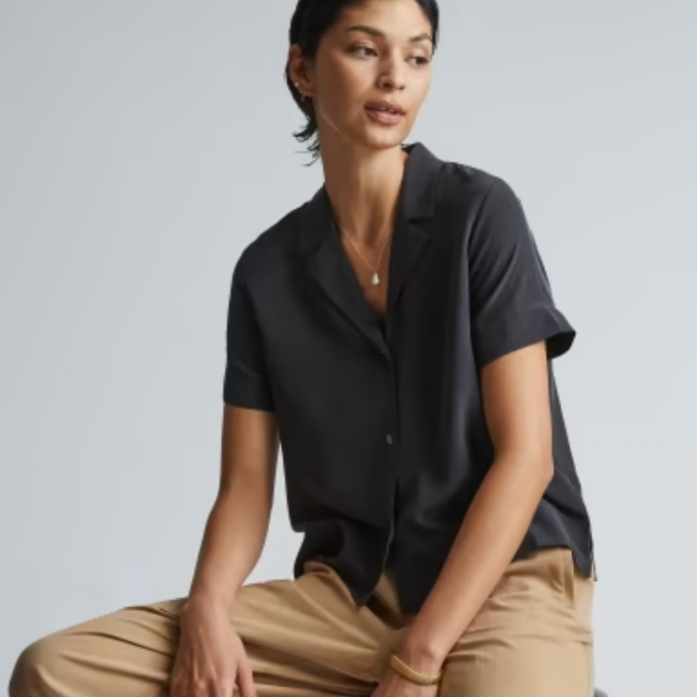 Everlane Washable Clean Silk Short-Sleeve Notch Blouse